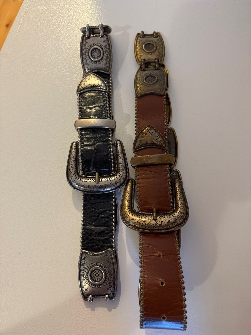 Women’s Leather Western-Style Belt with Decorative Buckle - Black & Brown